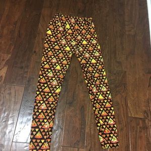 Rare LuLaRoe pizza leggings OS (fits 2 - 10).